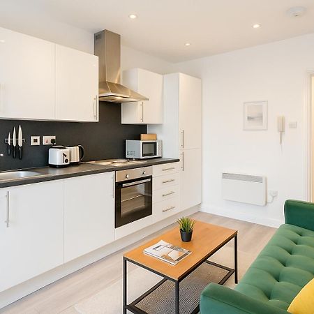 2 Bedroom Apartment Near City Centre, Uni & Parks! Cardiff Luaran gambar