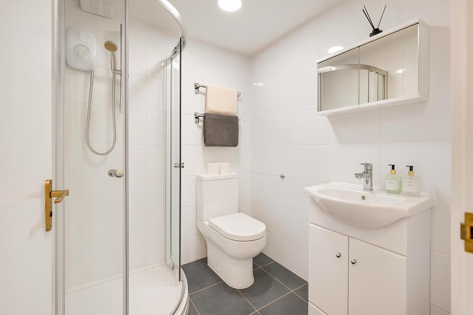 2 Bedroom Apartment Near City Centre, Uni & Parks! Cardiff Luaran gambar